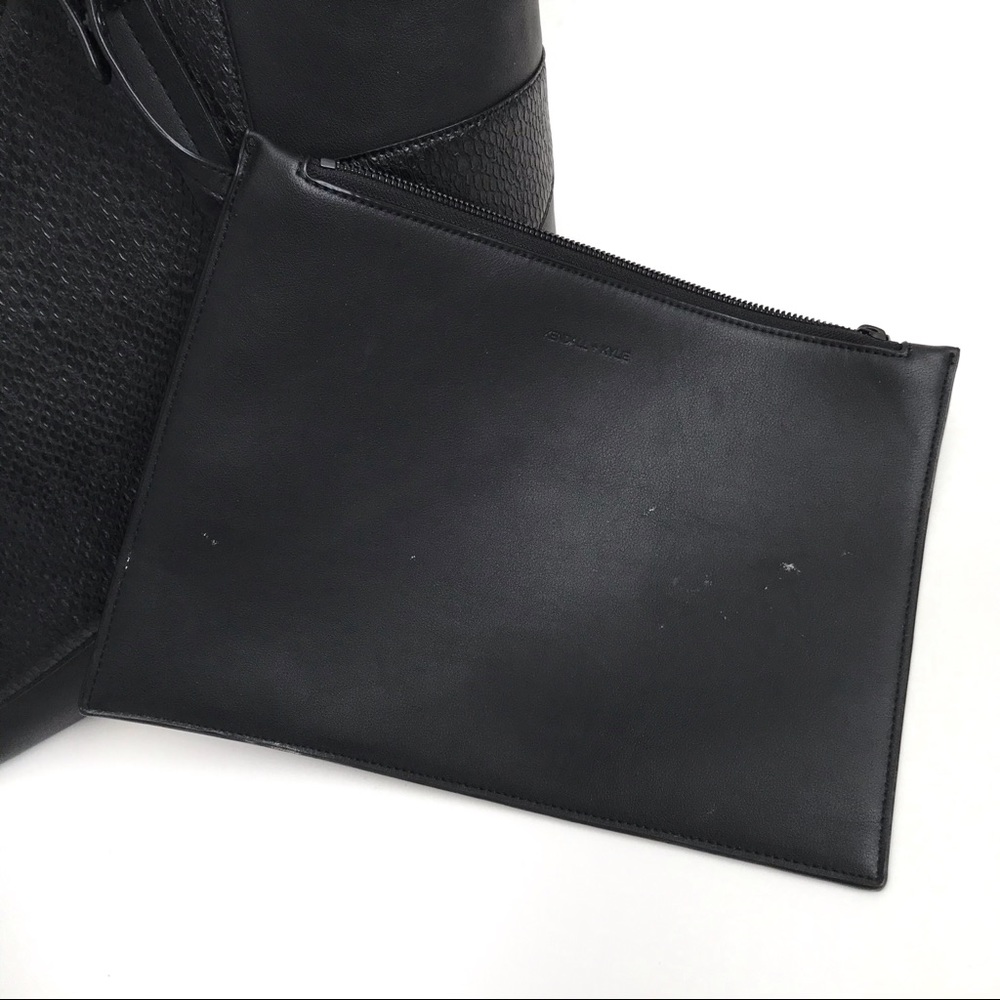 Kendall and Kylie Izzy Star Tote Black - Picture 4 of 8